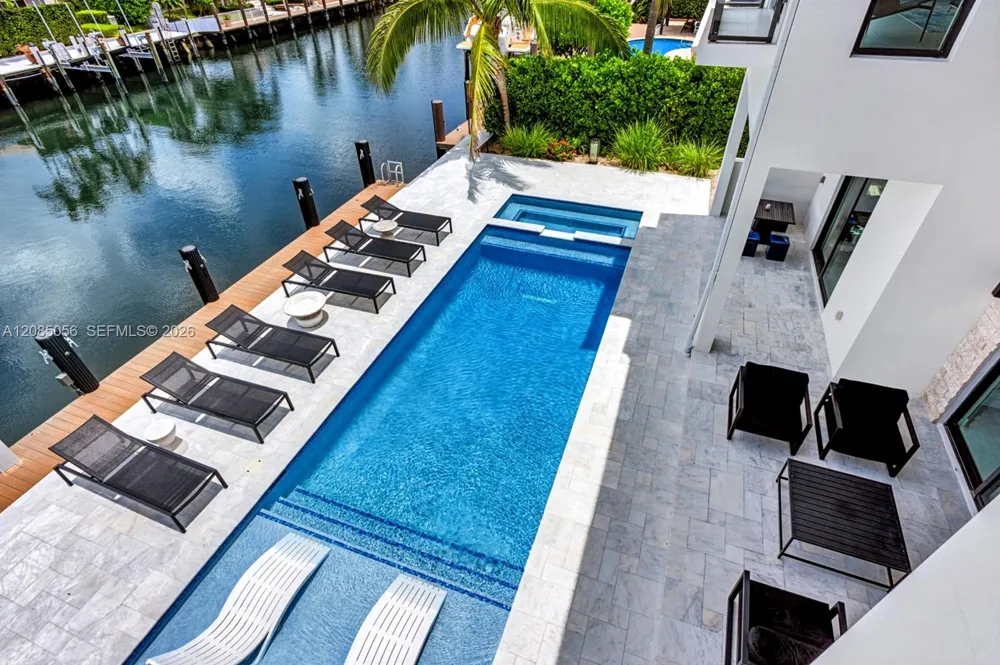 2817 NE 35th St Fort Lauderdale, FL 33306