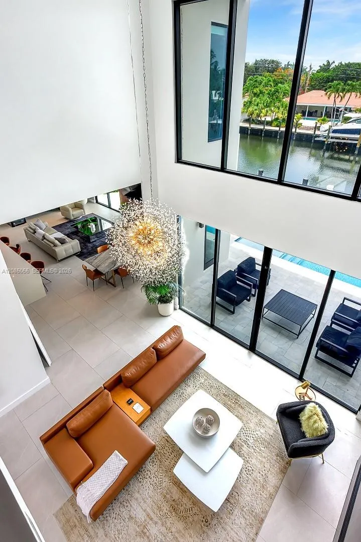 2817 NE 35th St Fort Lauderdale, FL 33306