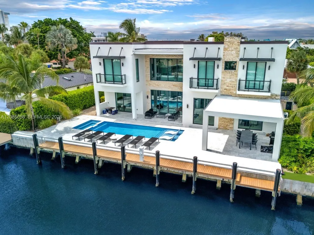 2817 NE 35th St Fort Lauderdale, FL 33306