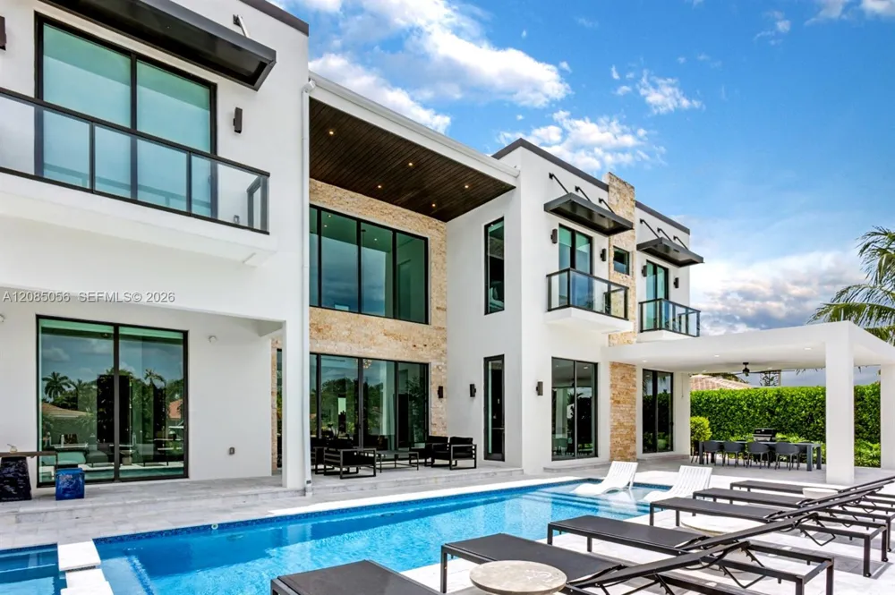 2817 NE 35th St Fort Lauderdale, FL 33306