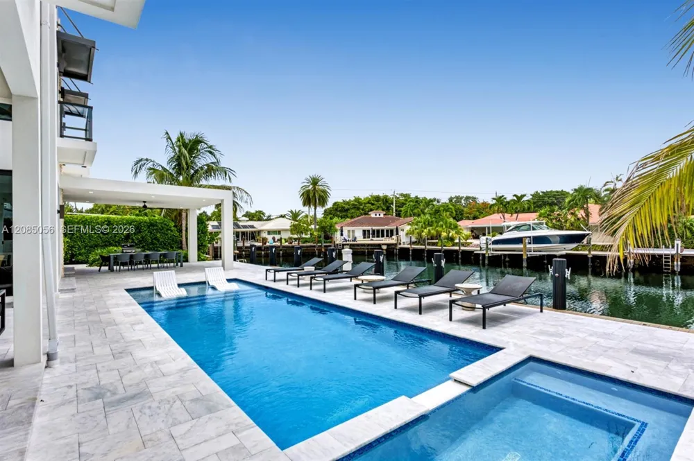 2817 NE 35th St Fort Lauderdale, FL 33306