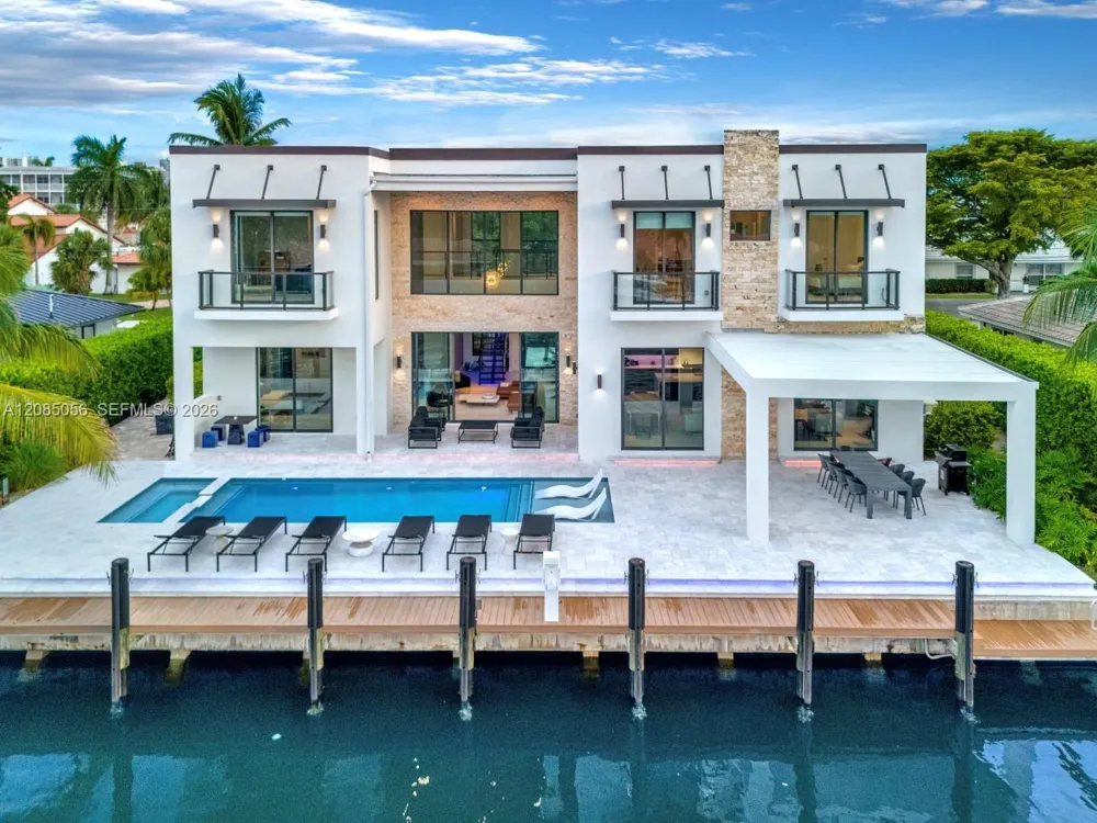 2817 NE 35th St Fort Lauderdale, FL 33306