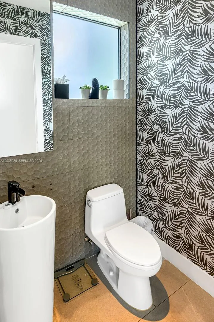 2817 NE 35th St Fort Lauderdale, FL 33306