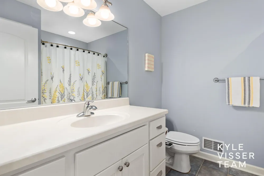 816 Pinnacle Run Drive SE #21 Grand Rapids, MI 49546