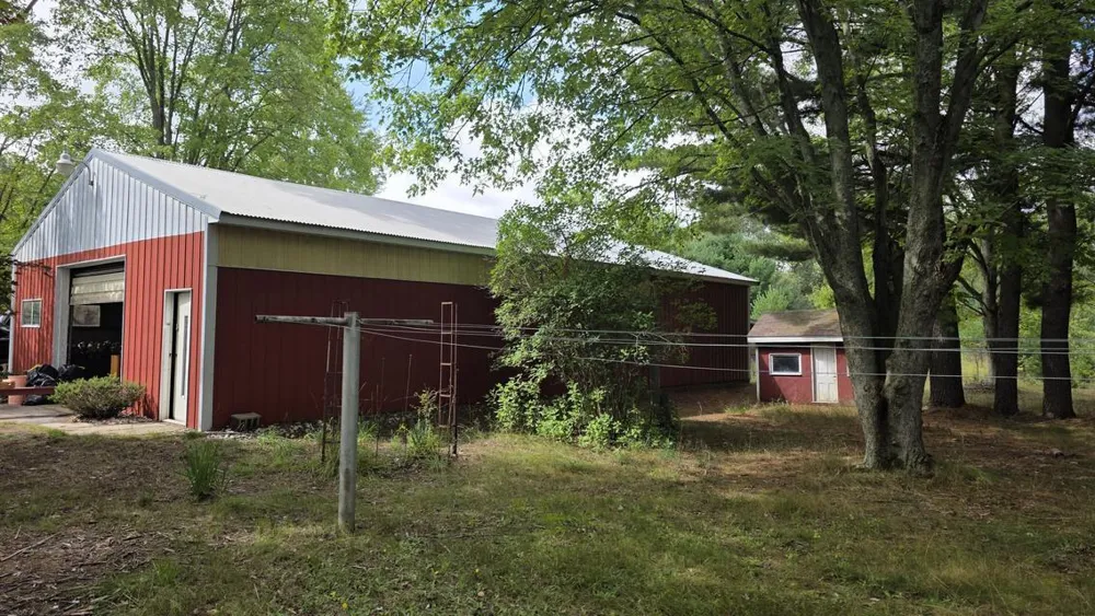 9945 US-31 Free Soil, MI 49411