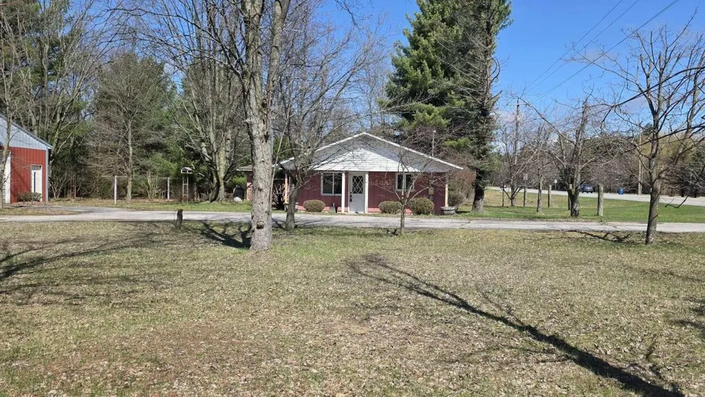 9945 US-31 Free Soil, MI 49411