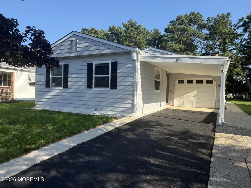 8 Gorginio Drive Toms River, NJ 08757
