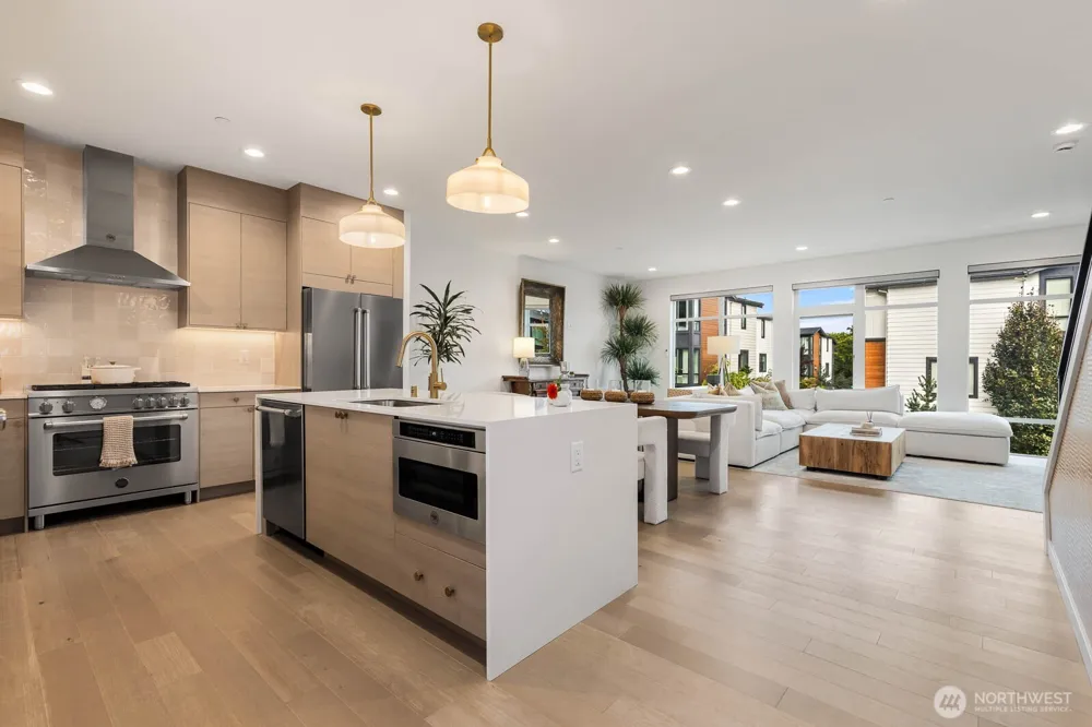 18303 96th Avenue NE #B Bothell, WA 98011