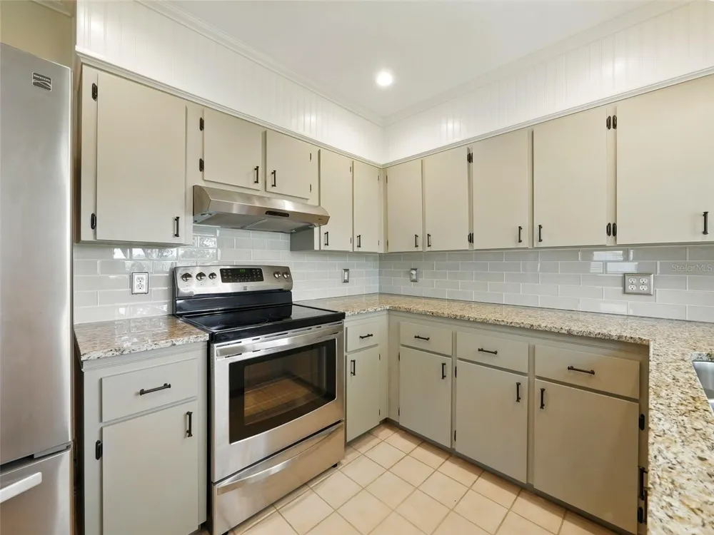 1426 CRESTVIEW DRIVE Mount Dora, FL 32757