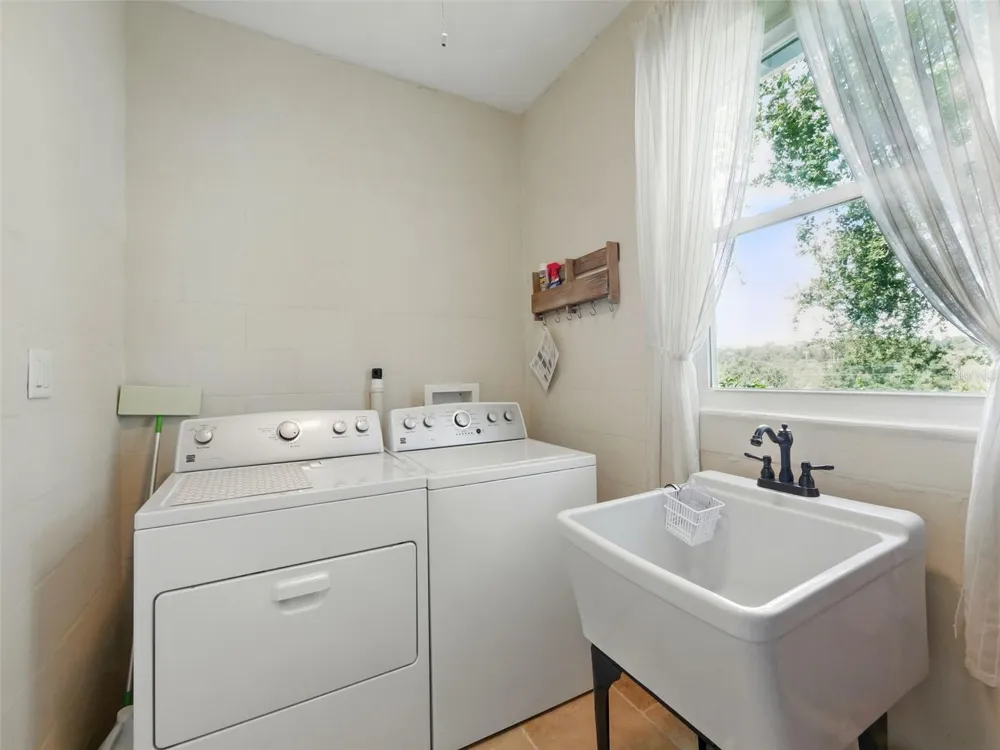 1426 CRESTVIEW DRIVE Mount Dora, FL 32757