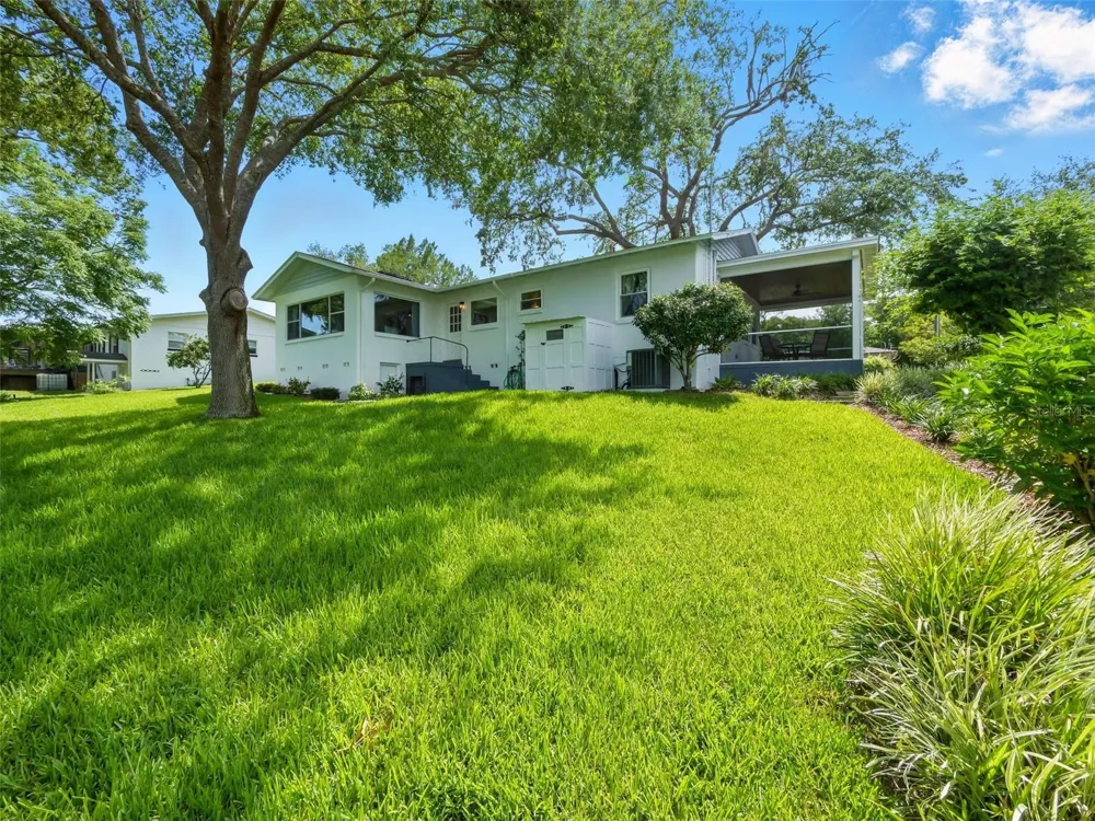 1426 CRESTVIEW DRIVE Mount Dora, FL 32757