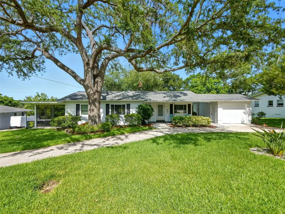 1426 CRESTVIEW DRIVE Mount Dora, FL 32757