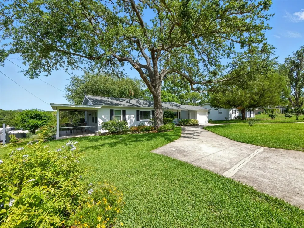 1426 CRESTVIEW DRIVE Mount Dora, FL 32757