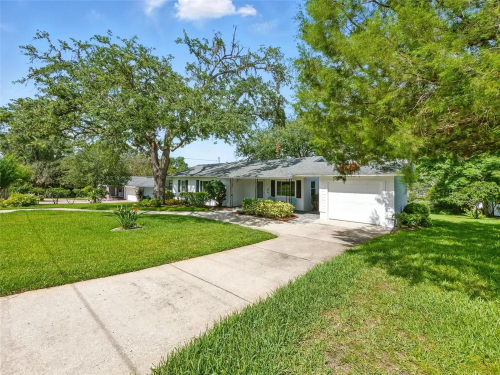 1426 CRESTVIEW DRIVE Mount Dora, FL 32757