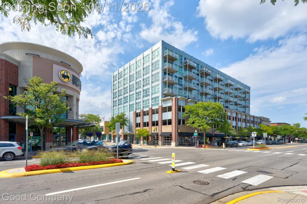 100 W 5th Street Royal Oak City, MI 48067