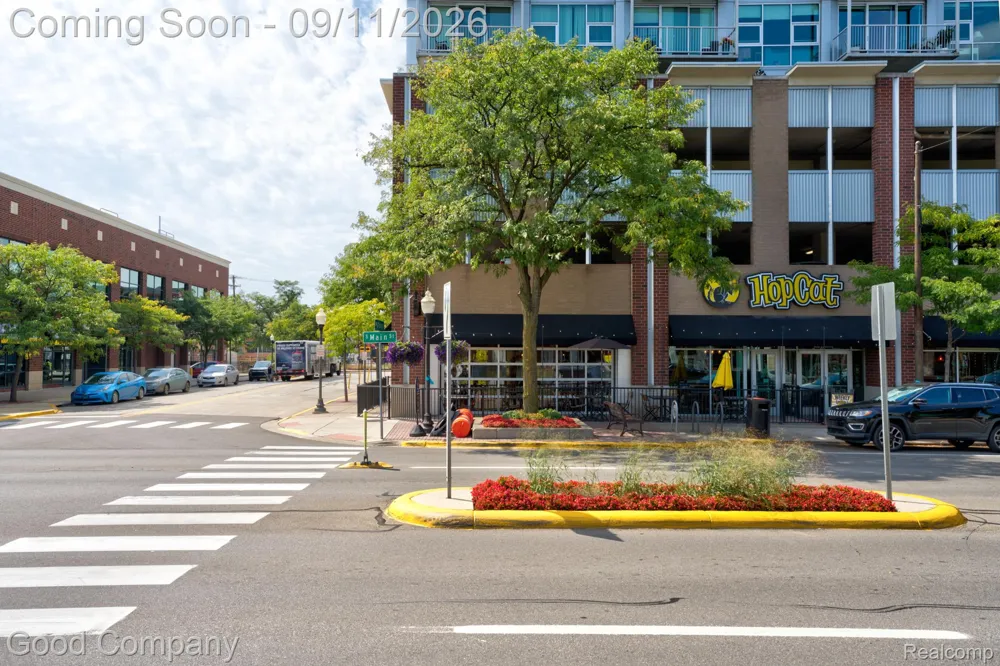 100 W 5th Street Royal Oak City, MI 48067
