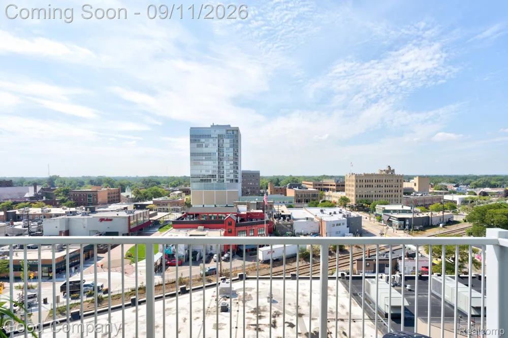 100 W 5th Street Royal Oak City, MI 48067