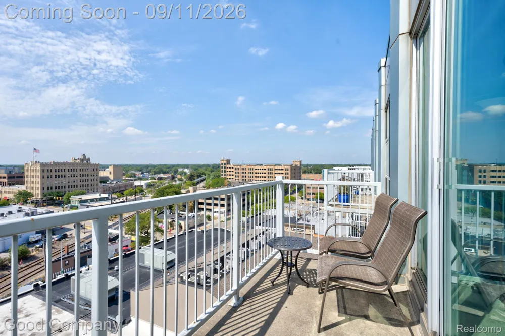 100 W 5th Street Royal Oak City, MI 48067