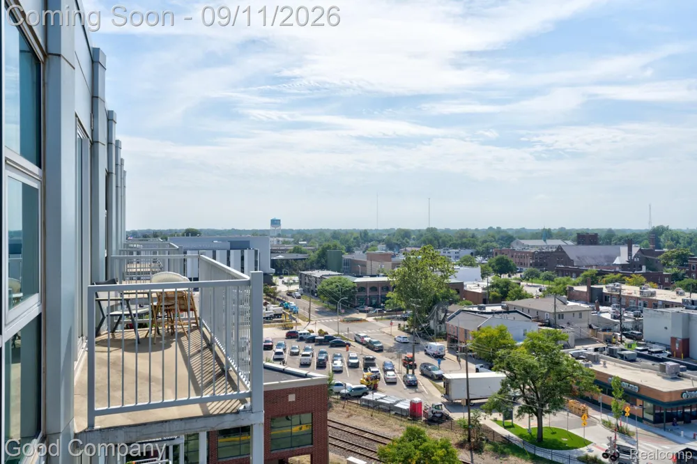 100 W 5th Street Royal Oak City, MI 48067