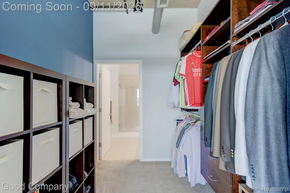 100 W 5th Street Royal Oak City, MI 48067