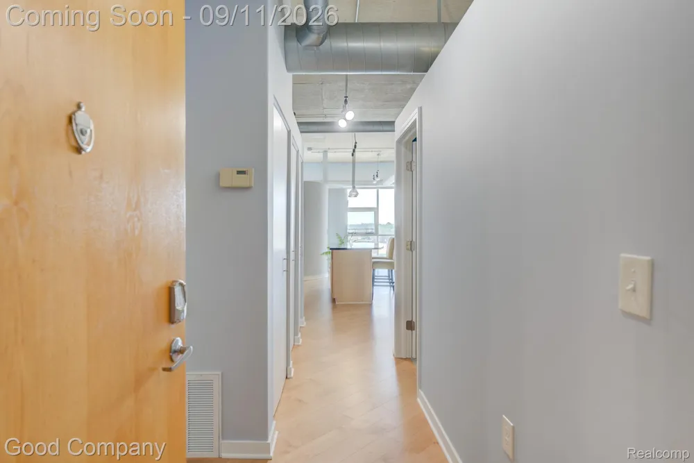 100 W 5th Street Royal Oak City, MI 48067