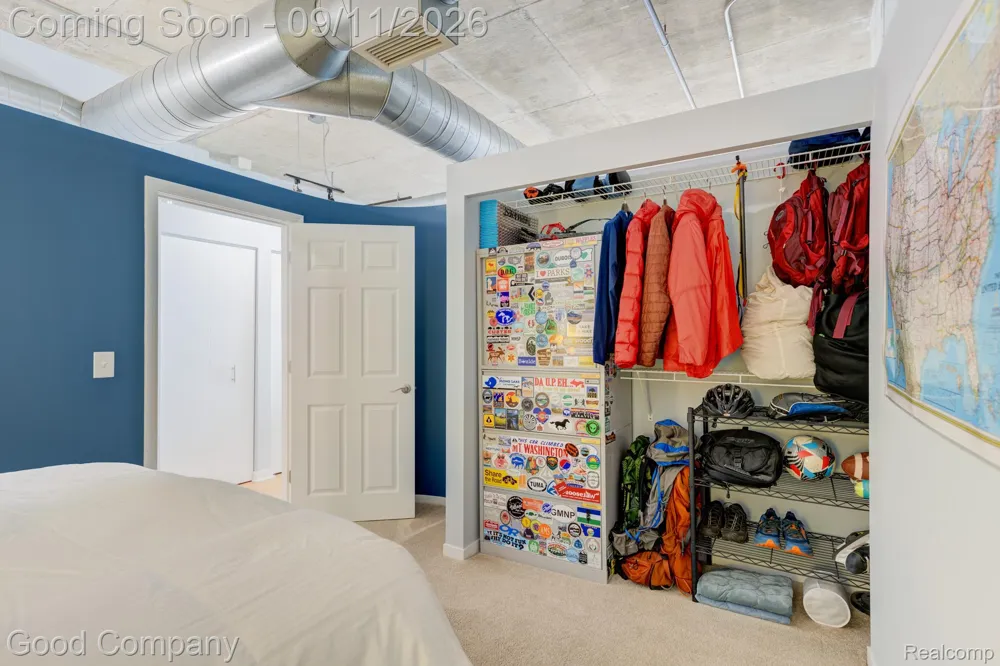 100 W 5th Street Royal Oak City, MI 48067
