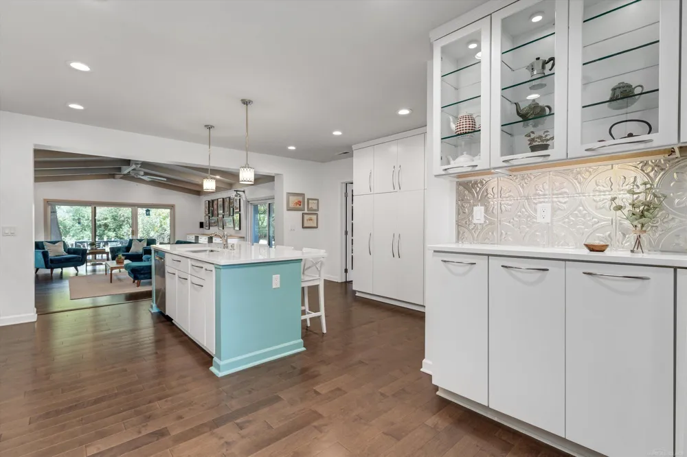 32205 Eastlady Drive Beverly Hills Village, MI 48025