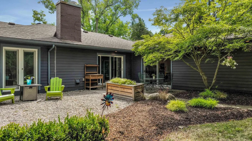 32205 Eastlady Drive Beverly Hills Village, MI 48025