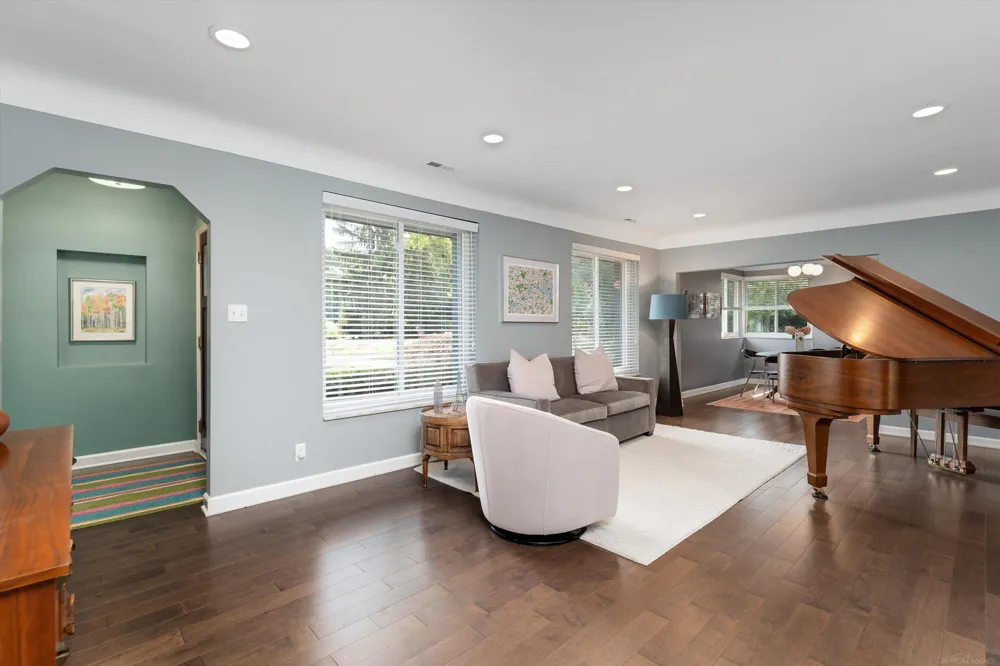 32205 Eastlady Drive Beverly Hills Village, MI 48025