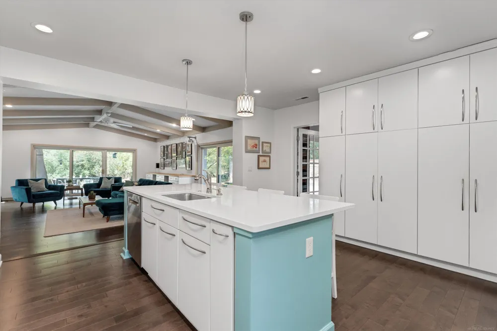 32205 Eastlady Drive Beverly Hills Village, MI 48025