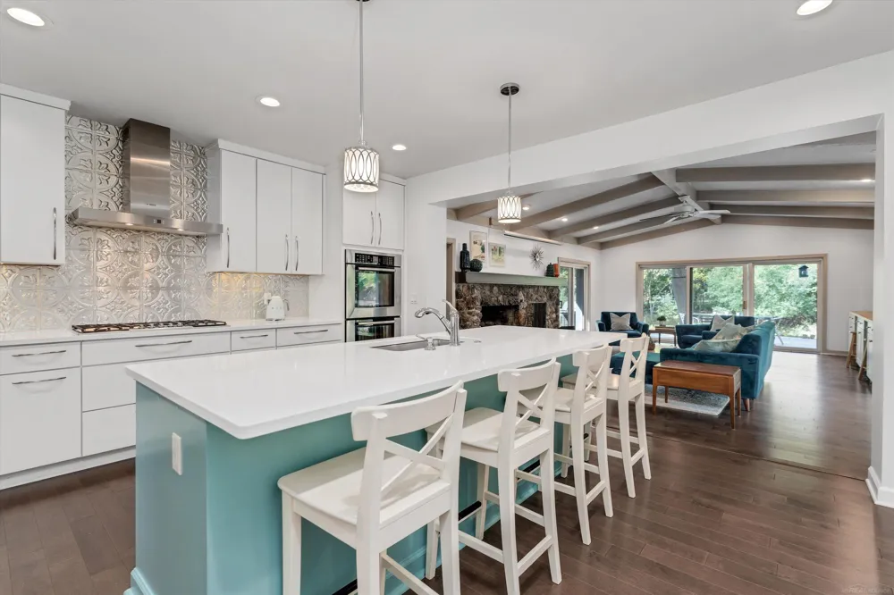 32205 Eastlady Drive Beverly Hills Village, MI 48025