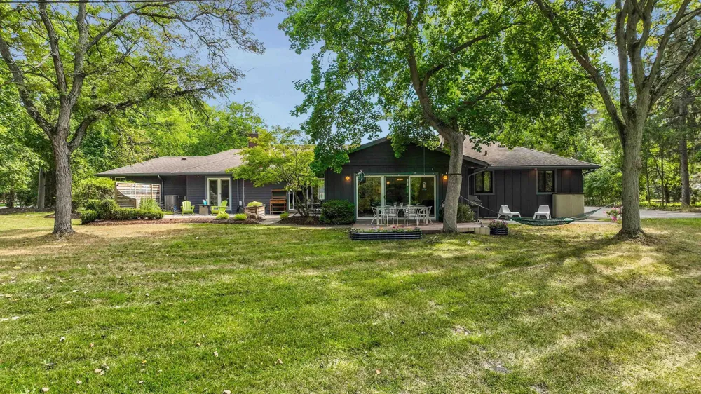 32205 Eastlady Drive Beverly Hills Village, MI 48025