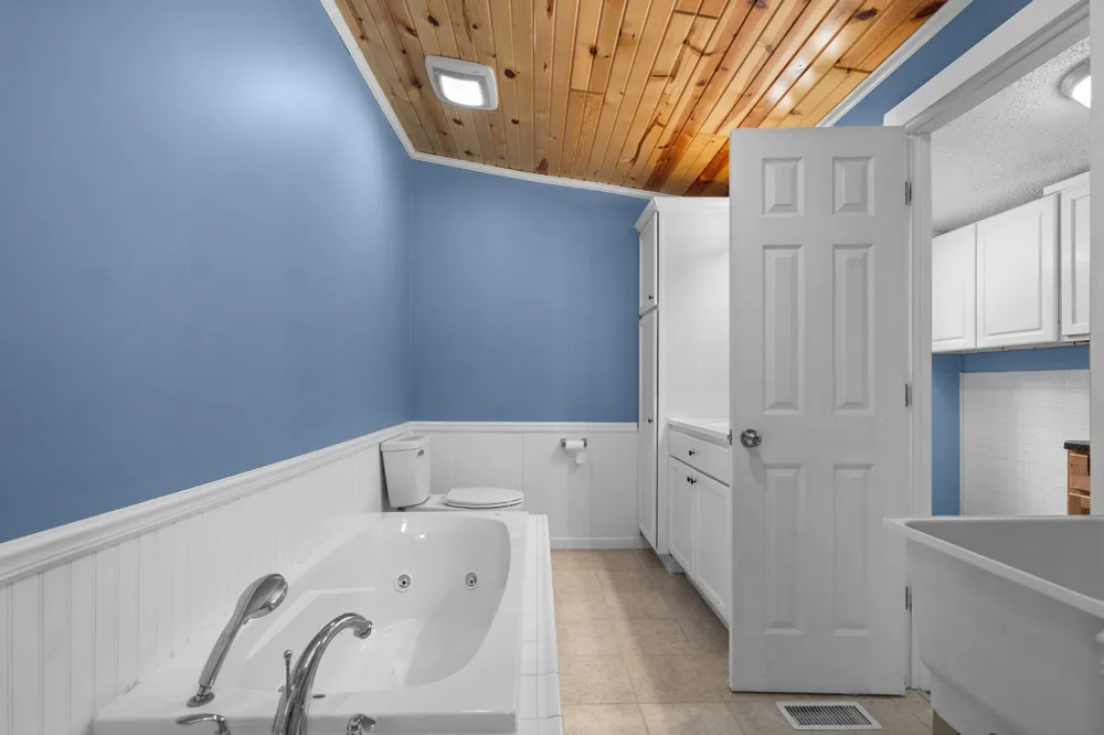 10810 S Orchard Way Elmwood Charter Township, MI 49684