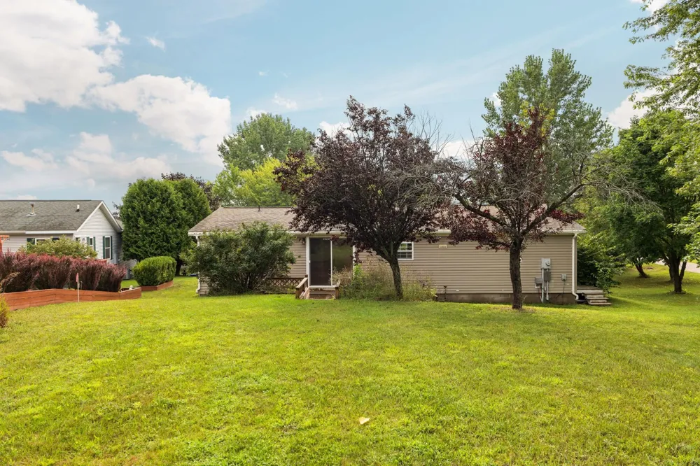 10810 S Orchard Way Elmwood Charter Township, MI 49684