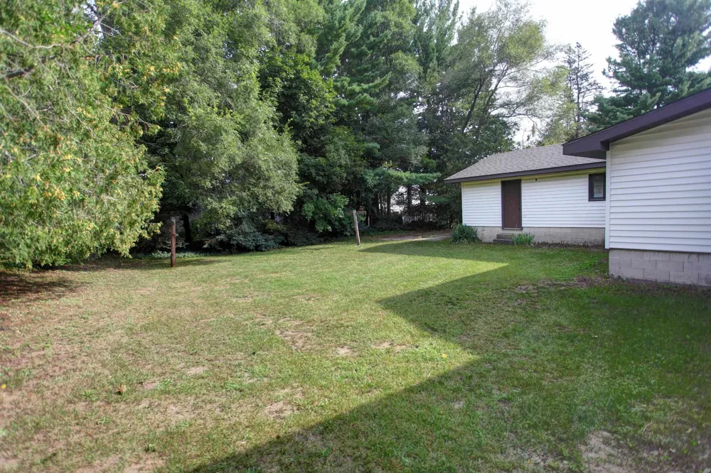 516 Fenton Street Paradise Township, MI 49649