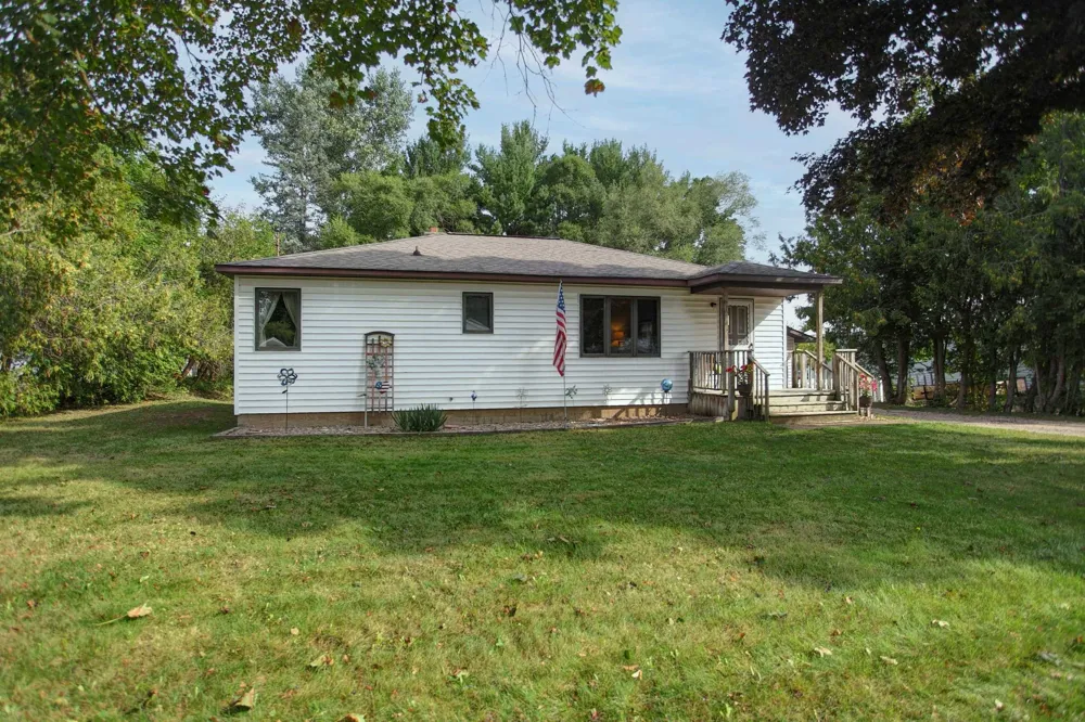 516 Fenton Street Paradise Township, MI 49649
