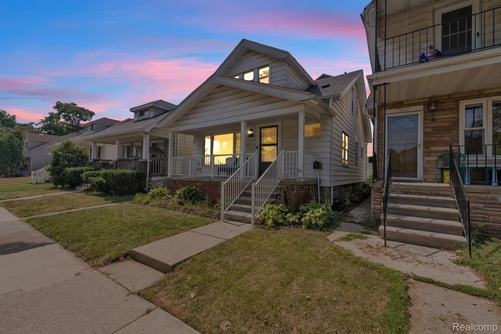7631 Maple Street Dearborn City, MI 48126