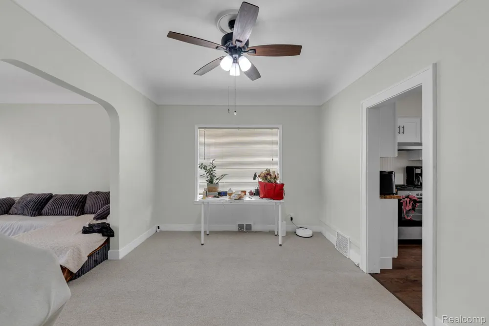 7631 Maple Street Dearborn City, MI 48126