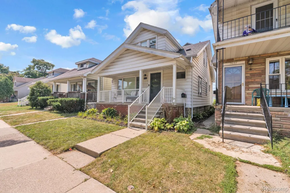 7631 Maple Street Dearborn City, MI 48126