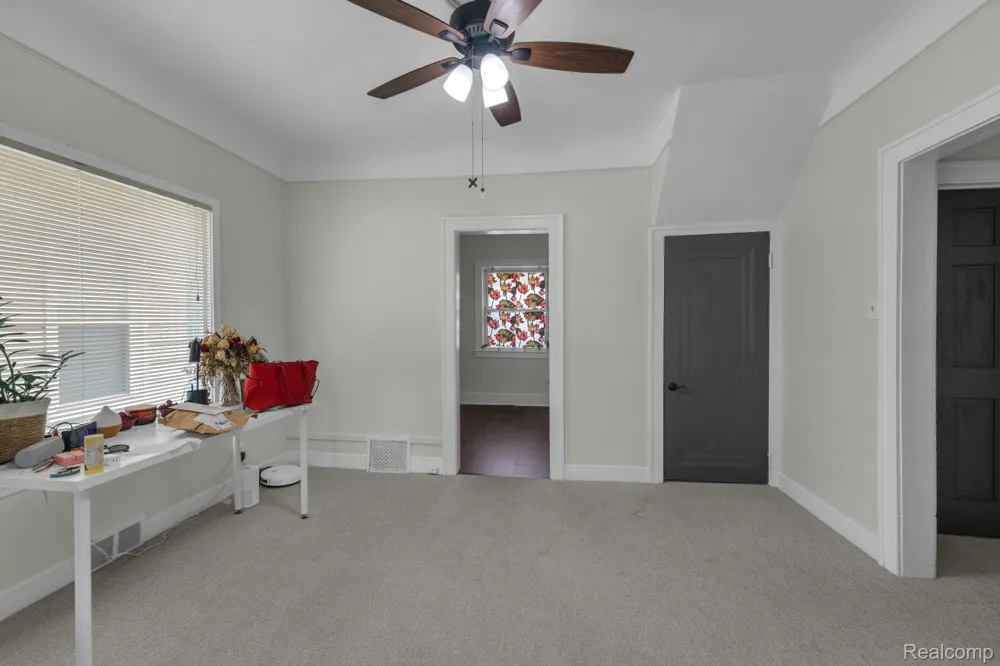 7631 Maple Street Dearborn City, MI 48126