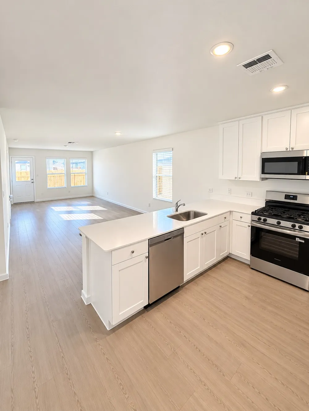 127 Jura Pass Kyle, TX 78640