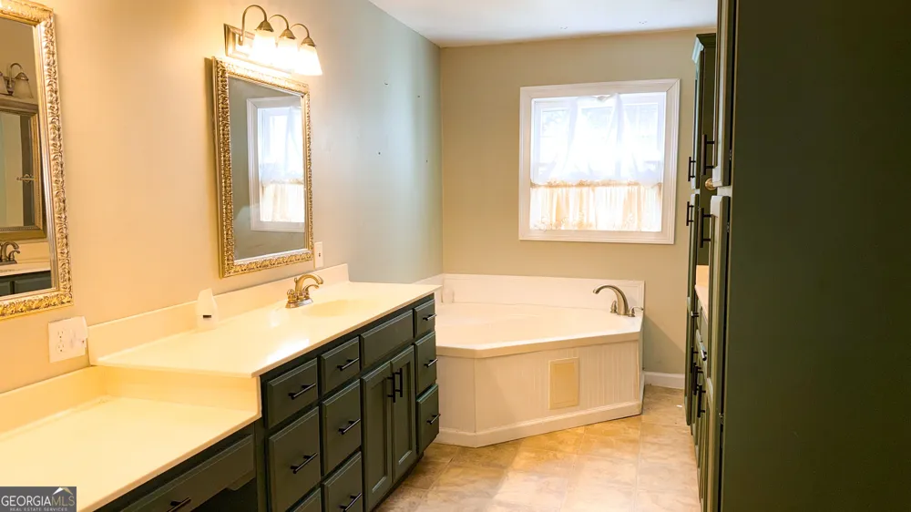 5931 Brassie Ridge LN Ellenwood, GA 30294
