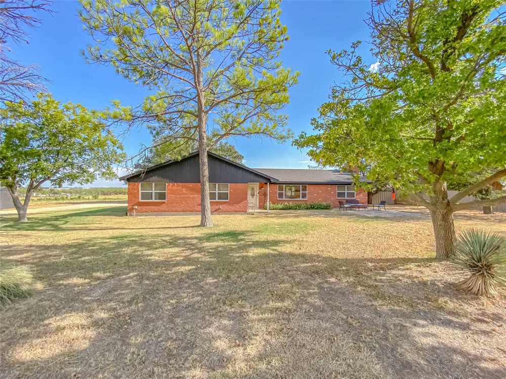 309 County Road 370 Sweetwater, TX 79556