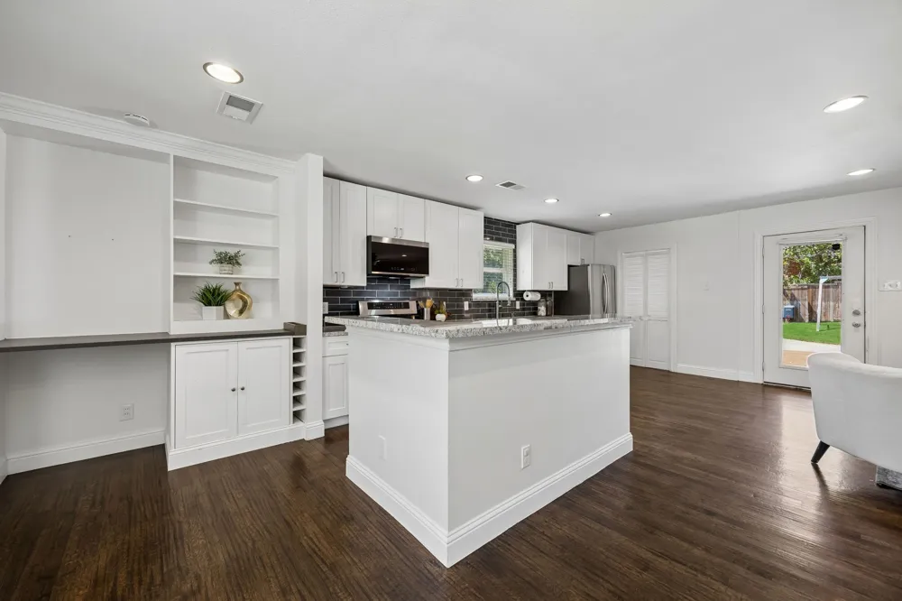2329 Springhill Drive Dallas, TX 75228