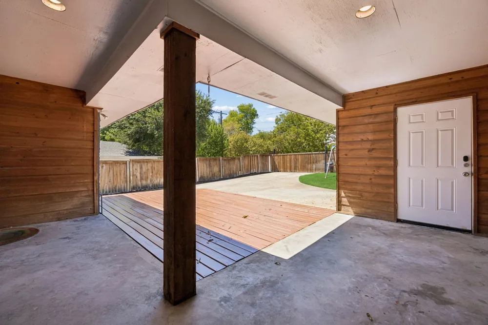 2329 Springhill Drive Dallas, TX 75228