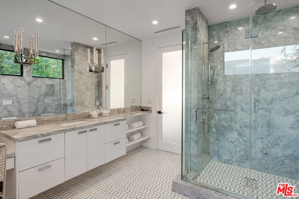 810 Orlando Avenue Los Angeles, CA 90069