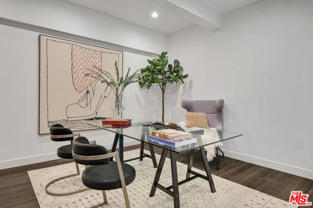 810 Orlando Avenue Los Angeles, CA 90069