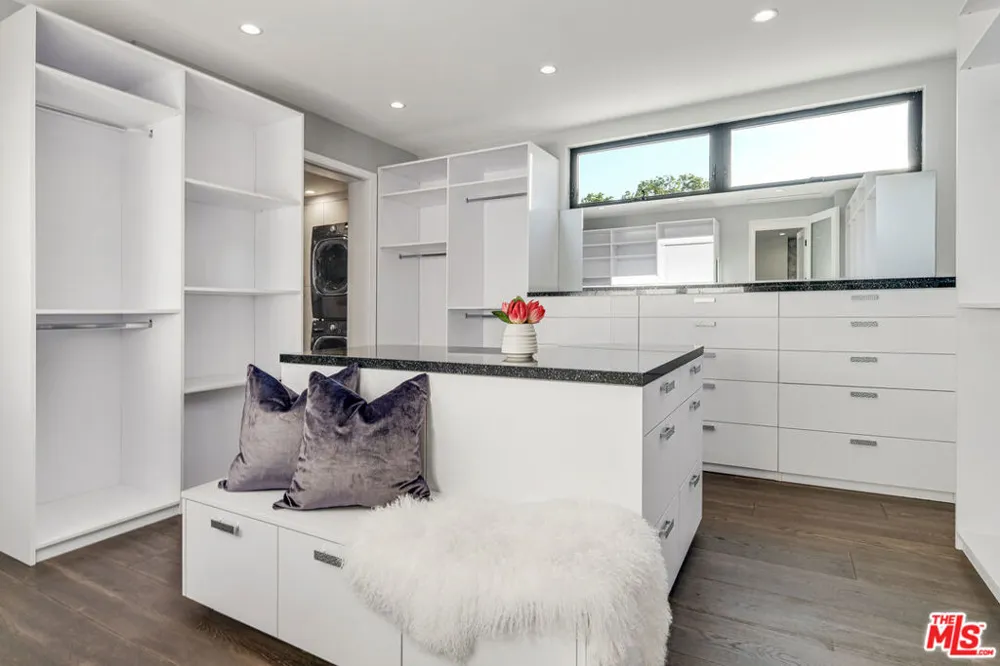 810 Orlando Avenue Los Angeles, CA 90069