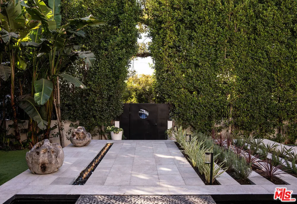 810 Orlando Avenue Los Angeles, CA 90069
