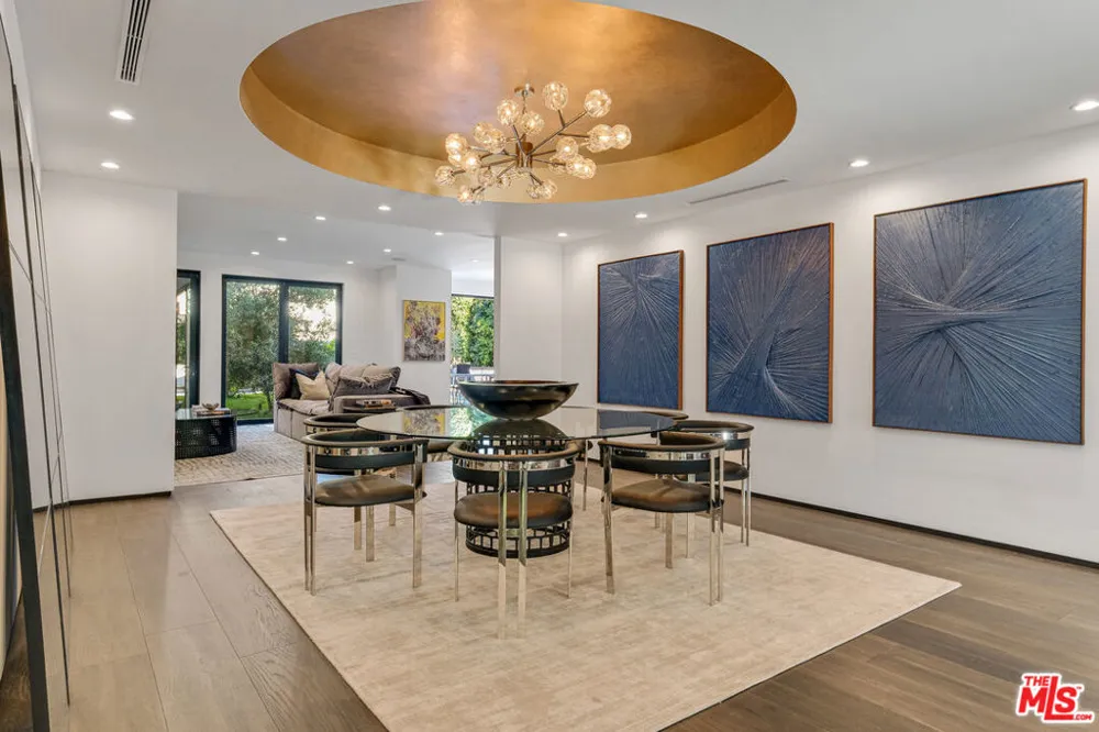 810 Orlando Avenue Los Angeles, CA 90069